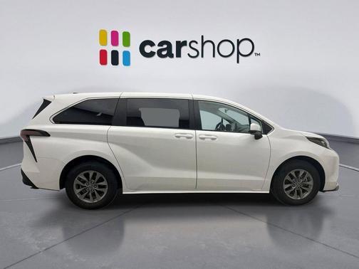 2024 Toyota Sienna LE