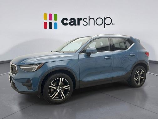 2025 Volvo XC40 B5 Core Bright Theme