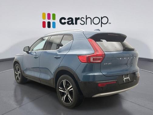 2025 Volvo XC40 B5 Core Bright Theme