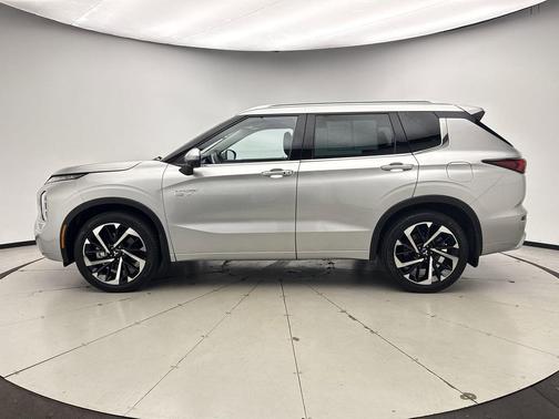 2023 Mitsubishi Outlander PHEV SEL