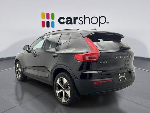 2023 Volvo XC40 B5 Plus Dark Theme