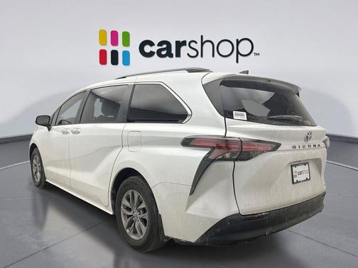 2022 Toyota Sienna XLE