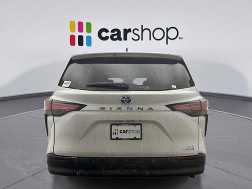 2022 Toyota Sienna XLE