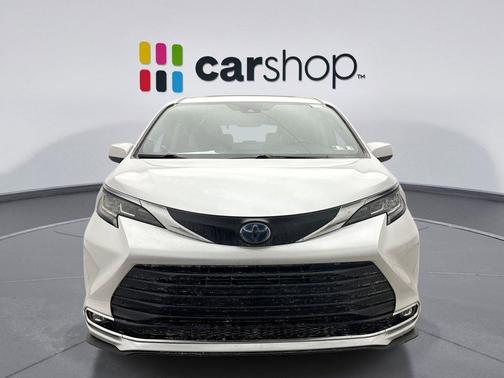 2022 Toyota Sienna XLE