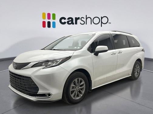 2022 Toyota Sienna XLE