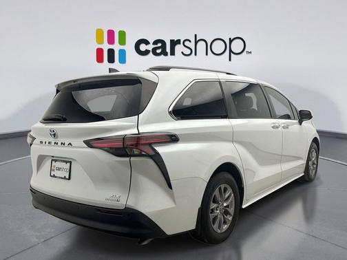 2022 Toyota Sienna XLE