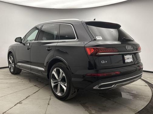 2021 Audi Q7 55 Premium Plus