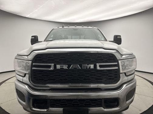2023 RAM 3500 Tradesman Crew Cab 4x4 6'4' Box