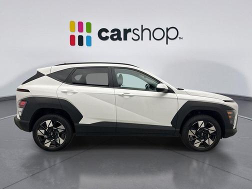 Atlas White 2025 Hyundai KONA SEL