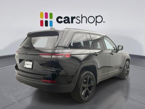 Diamond Black Crystal Pearlcoat 2023 Jeep Grand Cherokee Limited