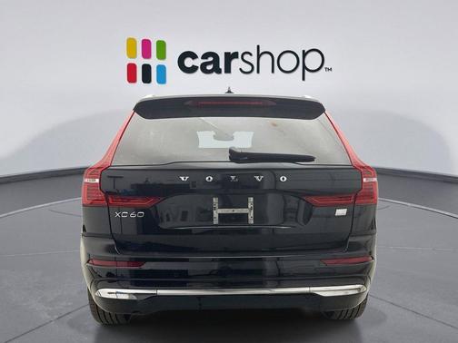 2023 Volvo XC60 Recharge Plug-In Hybrid T8 Ultimate Bright Theme
