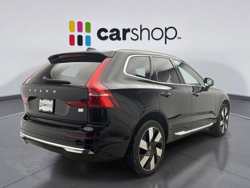 2023 Volvo XC60 Recharge Plug-In Hybrid T8 Ultimate Bright Theme