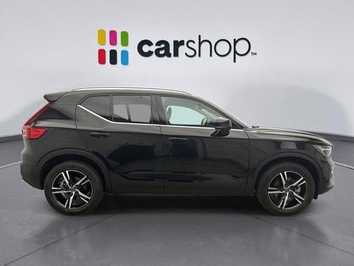 Onyx Black 2025 Volvo XC40 B5 Core Bright Theme