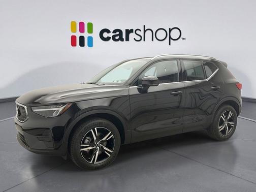 Onyx Black 2025 Volvo XC40 B5 Core Bright Theme