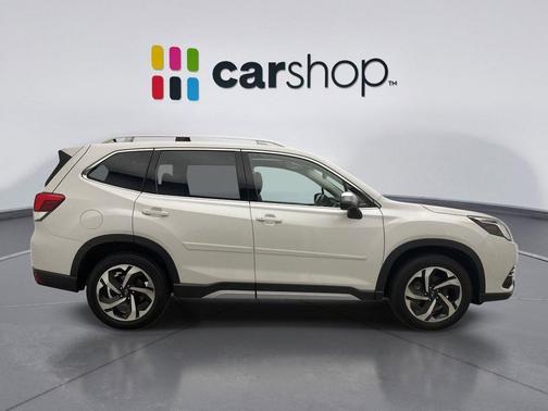 Crystal White Pearl 2022 Subaru Forester Touring