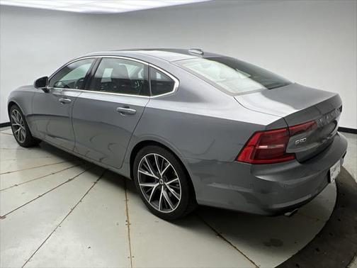 2018 Volvo S90 T5 Momentum