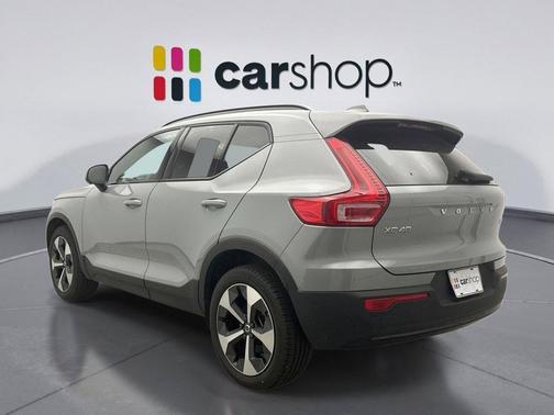 Silver Dawn 2025 Volvo XC40 B5 Plus Dark Theme