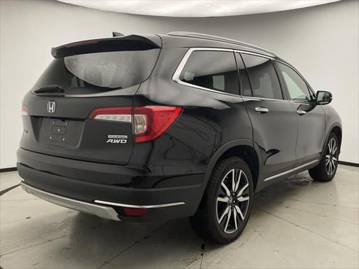 2022 Honda Pilot Touring 8-Passenger