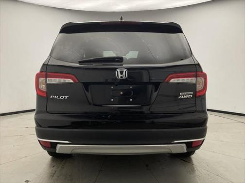 2022 Honda Pilot Touring 8-Passenger