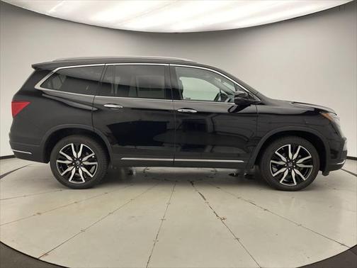 2022 Honda Pilot Touring 8-Passenger