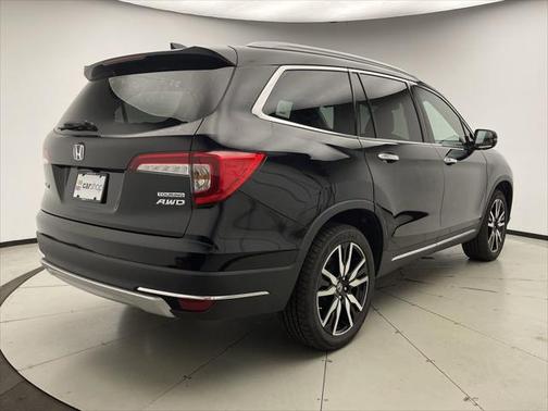 2022 Honda Pilot Touring 8-Passenger
