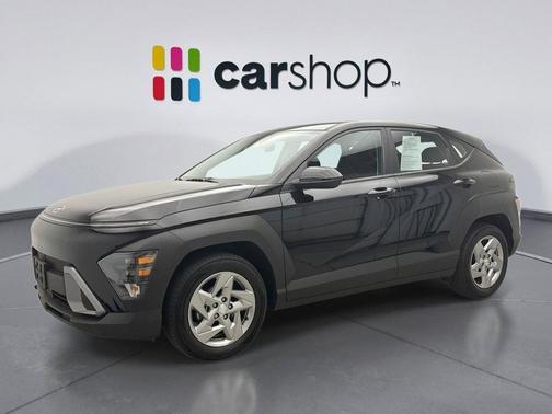 Abyss Black Pearl 2024 Hyundai KONA SE