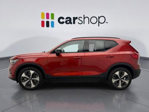 2024 Volvo XC40 B5 Plus Dark Theme