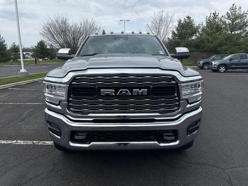 Billet Silver Metallic Clearcoat 2022 RAM 2500 Limited Crew Cab 4x4 6'4' Box