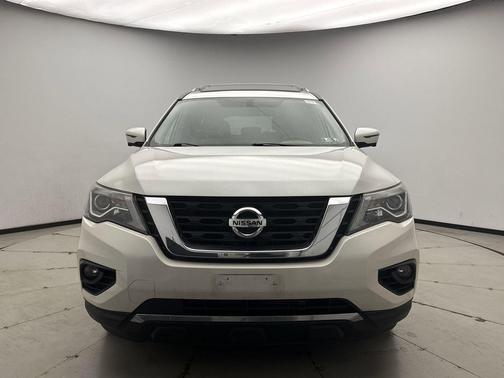 2017 Nissan Pathfinder SL