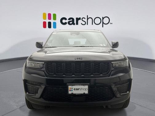 Diamond Black Crystal Pearlcoat 2023 Jeep Grand Cherokee Altitude