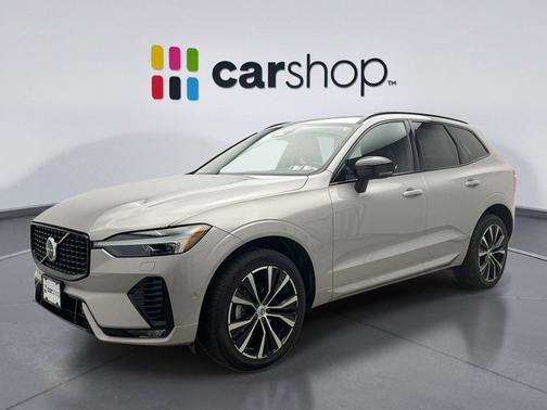 2023 Volvo XC60 B5 Plus Dark Theme