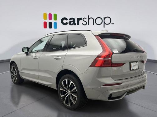2023 Volvo XC60 B5 Plus Dark Theme