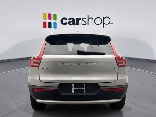 2025 Volvo XC40 B5 Core Bright Theme