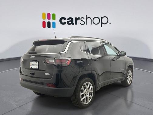 Diamond Black Crystal Pearlcoat 2022 Jeep Compass Latitude Lux