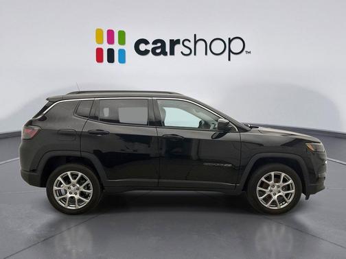 Diamond Black Crystal Pearlcoat 2022 Jeep Compass Latitude Lux