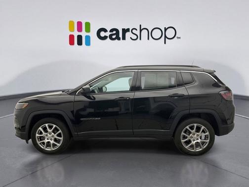 Diamond Black Crystal Pearlcoat 2022 Jeep Compass Latitude Lux