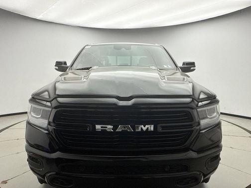 Diamond Black Crystal Pearlcoat 2021 RAM 1500 Laramie