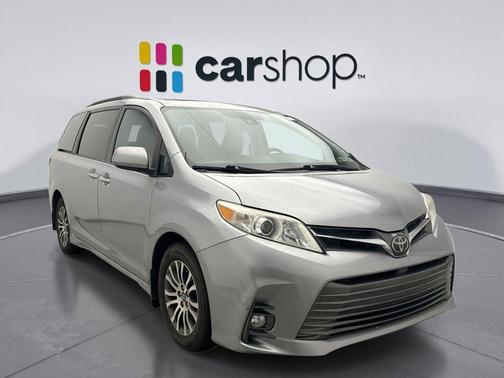 2018 Toyota Sienna XLE