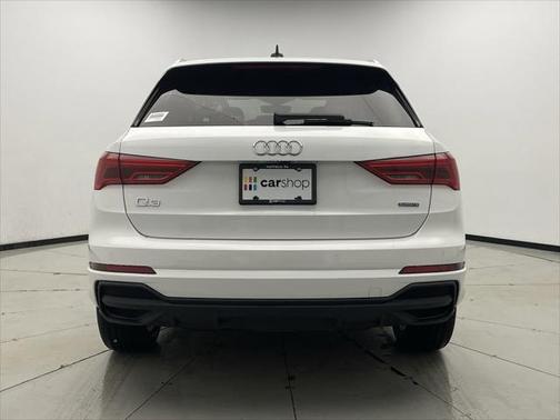 2024 Audi Q3 Premium 45 TFSI S line quattro Tiptronic