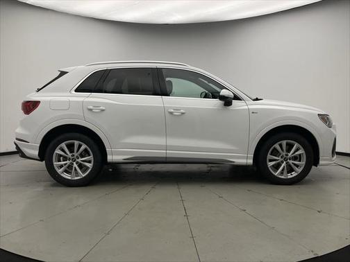 2024 Audi Q3 Premium 45 TFSI S line quattro Tiptronic