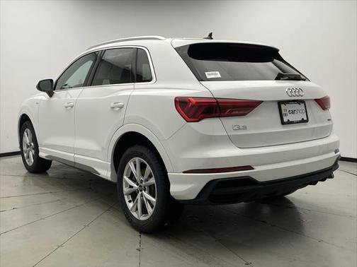 2024 Audi Q3 Premium 45 TFSI S line quattro Tiptronic