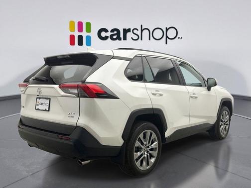 Blizzard Pearl 2022 Toyota RAV4 XLE Premium
