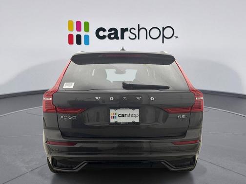 Platinum Gray 2025 Volvo XC60 B5 Plus