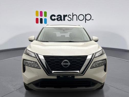 Pearl White Tricoat 2023 Nissan Rogue SV