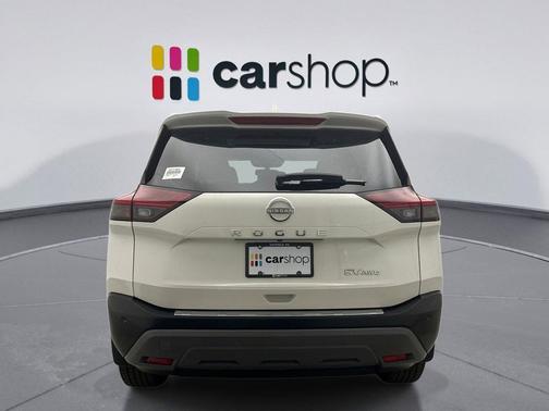 Pearl White Tricoat 2023 Nissan Rogue SV
