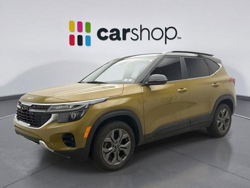 Valais Green/Black Roof 2024 Kia Seltos S