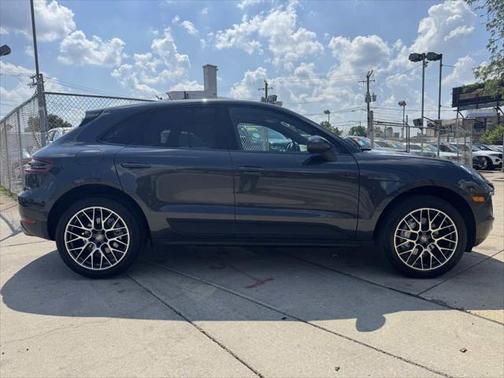 2017 Porsche Macan Base