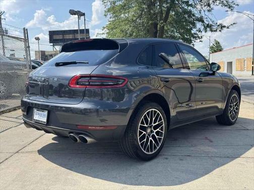 2017 Porsche Macan Base