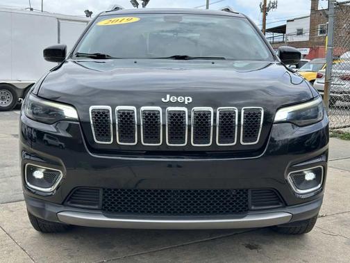 Diamond Black Crystal Pearlcoat 2019 Jeep Cherokee Limited