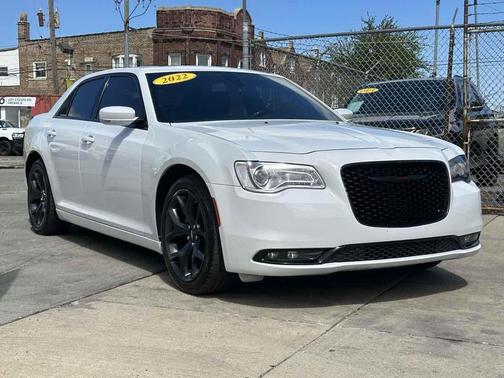 Bright White Clearcoat 2022 Chrysler 300 S